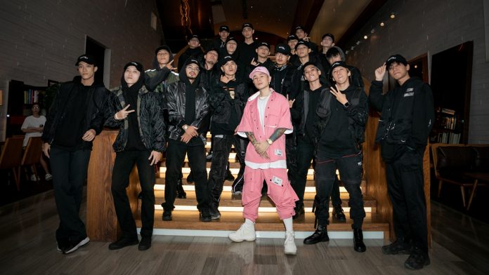 binz-thay-doi-khai-niem-mau-sac-thoi-trang-cua-nam-gioi-fb