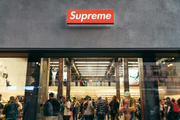 https___hypebeast.com_image_2019_10_supreme-san-francisco-opening-party-inside-look-1