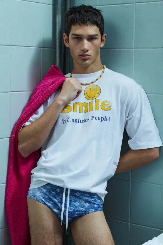 Dsquared2 Resort 2026 Menswear: hỗn loạn chốn học đường